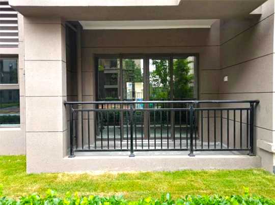 安徽馬鞍山碧桂園公園上城<a href=http://www.xgqqs.cn target=_blank class=infotextkey>陽臺護欄</a>案例 安徽馬鞍山碧桂園公園上城陽臺護欄案例