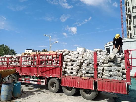 河南南陽唐河秦晉花苑連廊欄陽臺(tái)護(hù)欄百葉窗項(xiàng)目
