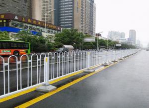 從道路護欄看城市建設(shè)