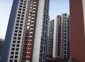 陽臺護欄事故頻發(fā)的背后，我們需要了解什么？
