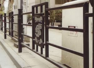 文明出行，對(duì)橫穿馬路說NO