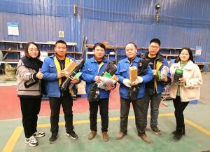 華禹護(hù)欄公司工會(huì)開(kāi)展車(chē)間送溫暖慰問(wèn)活動(dòng)