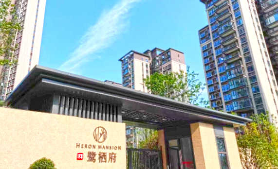湖南長(zhǎng)沙深業(yè)鷺棲府玻璃陽臺(tái)護(hù)欄案例