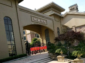湖北武漢依山龍郡樓梯扶手陽(yáng)臺(tái)護(hù)欄柵欄庭院門項(xiàng)目